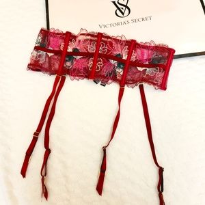 Victoria’s Secret Sexy Garter Belt Size M/L